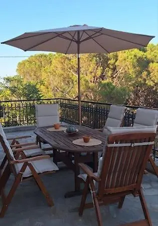 Kitta Vouterakou Family Towerhouse