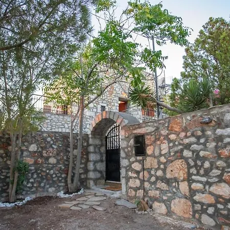 Kitta Vouterakou Family Towerhouse * Koíta