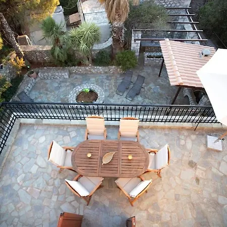 Kitta Vouterakou Family Towerhouse Koíta