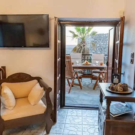 Kitta Towerhouse - Mani Sunset Views בית נופש