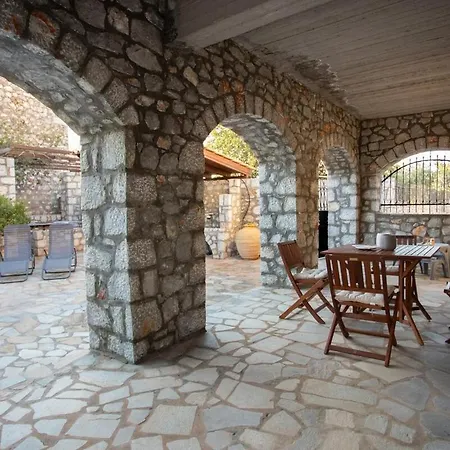 Kitta Towerhouse - Mani Sunset Views בית נופש